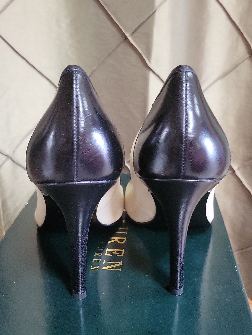NWT- Lauren Ralph Lauren ‘Adley’ Spectator / Cap Toe Kidskin Pump - Picture 6 of 7
